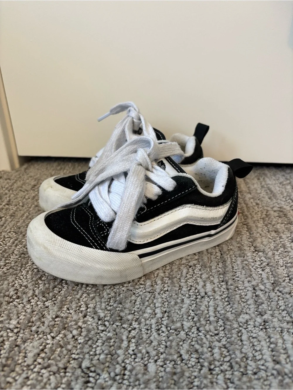 Vans Knu Skool Skate Shoe Little Kid Size 11 Black and White Sneakers thick lace